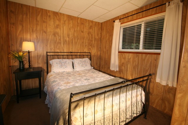Twain Harte Bedroom Red Room