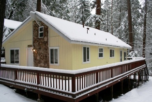 Twain Harte Cabin With Snow